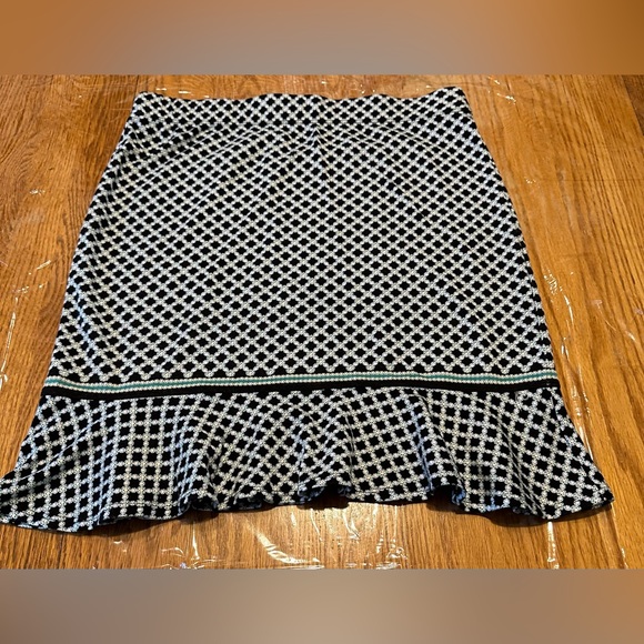 Max Studio Mini Skirt Elastic Stretch Waist Ruffle Bottom Size Medium - Picture 12 of 14